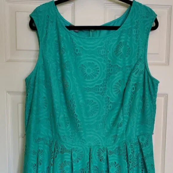 green emerald velvet dress Colette by Daphne CL2052 - Long Novelty Lace, Rhinestones Sheath Dress main image 1